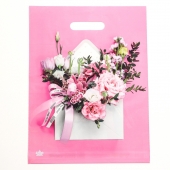 Розовый пакет с цветочным принтом и вырубной ручкой (40х31 см) - Сима-Ленд - купить с доставкой в Уфе