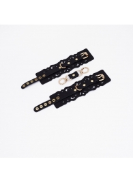 Черные кожаные наручники с узорами и золотистой фурнитурой - Crazy Handmade - купить с доставкой в Уфе