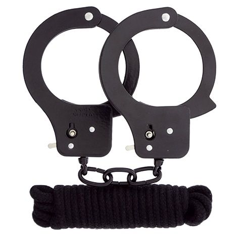 Чёрные наручники из листового металла в комплекте с веревкой BONDX METAL CUFFS LOVE ROPE SET - Dream Toys - купить с доставкой в Уфе